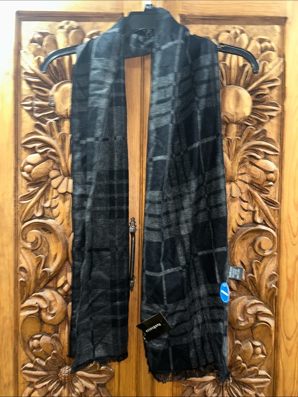 New! Van Heusen men's scarf.